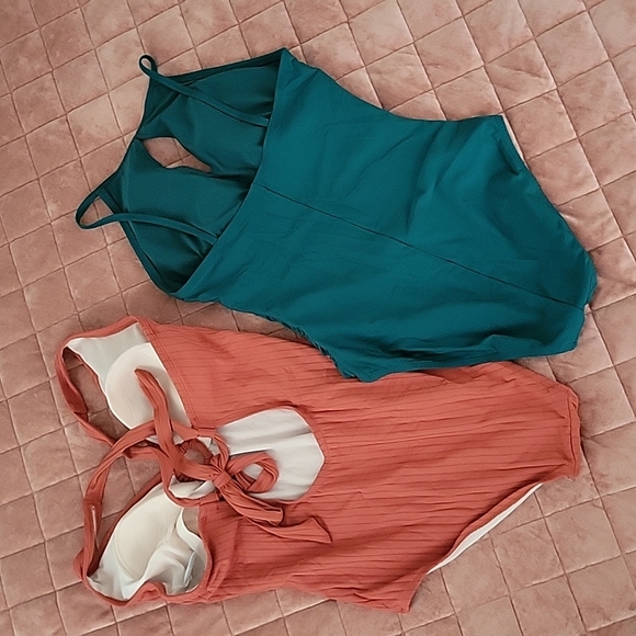 Bathing suits - Picture 2 of 4